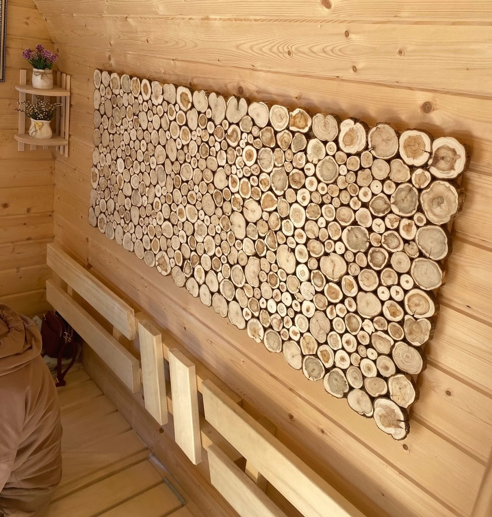 Панно из можжевельника 1200х500 мм